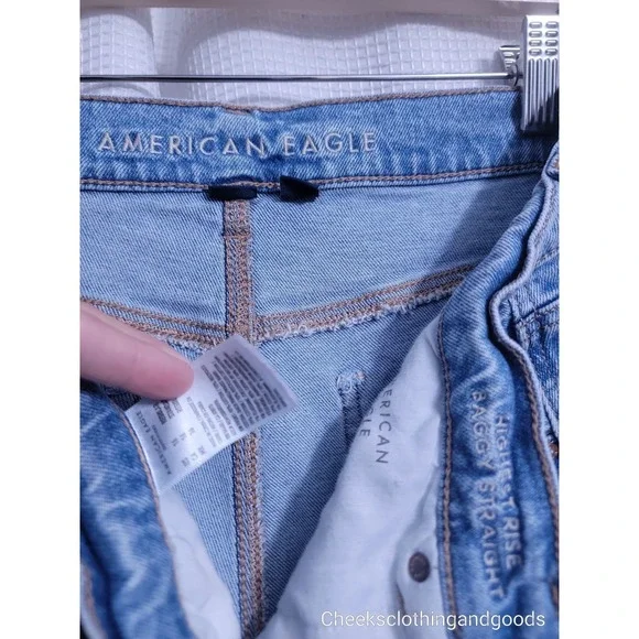 American Eagle Highest Rise Baggy Straight Distressed Jeans‎ Women's size 16 R - Picture 8 of 11